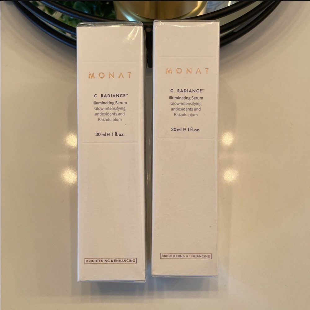 Monat Illuminating Serum